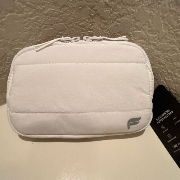 Fabletics Essential Puffer Belt Bag Beige Sporty Fanny Pack Winter Gym Athletic - Picture 1 of 8